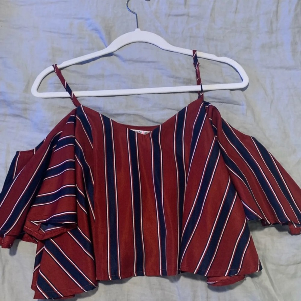 🚫SOLD Cute Flowy Top